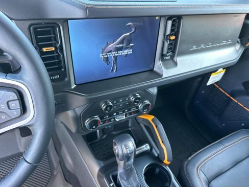 Used 2024 Ford Bronco Badlands image 67
