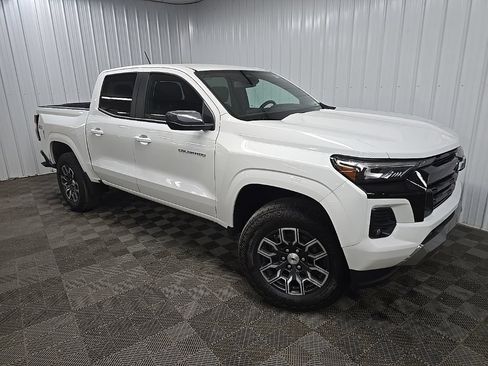 Used 2025 Chevrolet Colorado Z71 AWD/4WD image 7