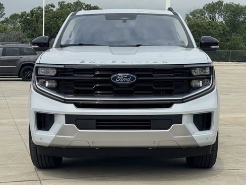 Used 2025 Ford Expedition Platinum AWD/4WD image 7