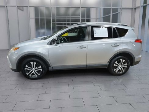 Used 2016 Toyota RAV4 LE AWD/4WD image 3