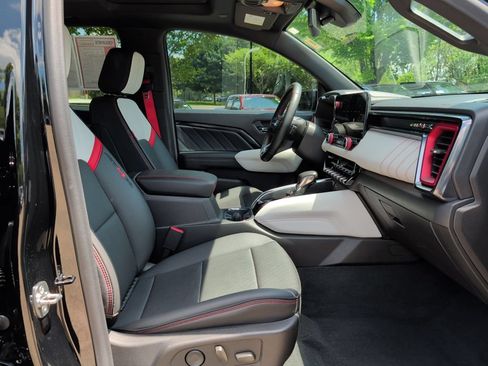 Used 2024 GMC Canyon AT4X AWD/4WD image 37