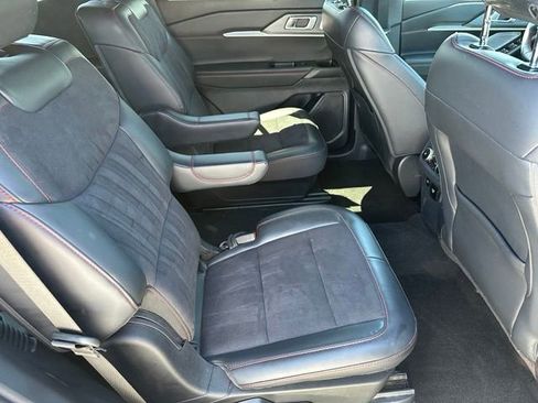 Used 2025 Ford Explorer ST AWD/4WD image 9