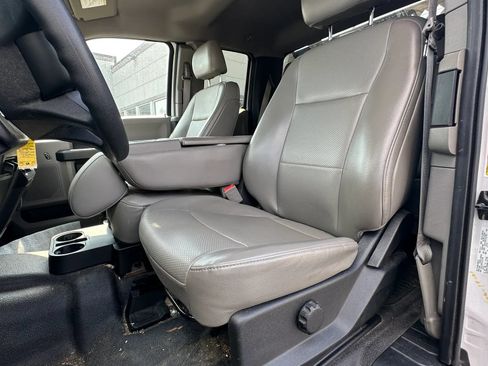 Used 2019 Ford F250 XL w/ Power Equipment Group AWD/4WD image 9