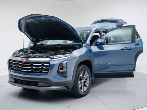 Used 2026 Chevrolet Equinox LT AWD/4WD image 18