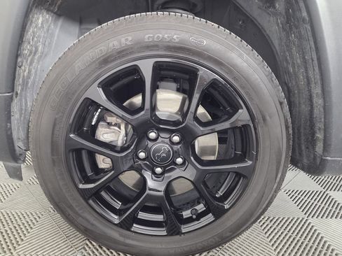 Used 2025 Jeep Compass Latitude w/ Altitude Special Edition AWD/4WD image 8
