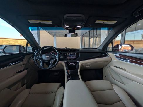 Used 2017 Cadillac XT5 Luxury w/ Driver Awareness Package image 23