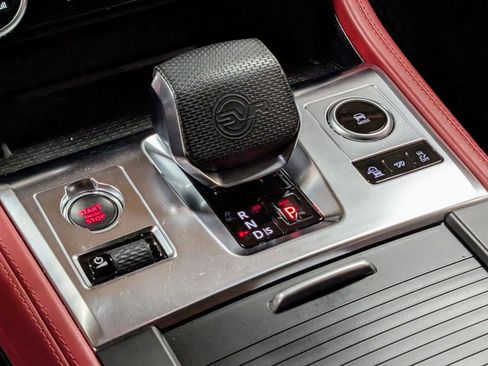 Used 2022 Jaguar F-PACE SVR image 27