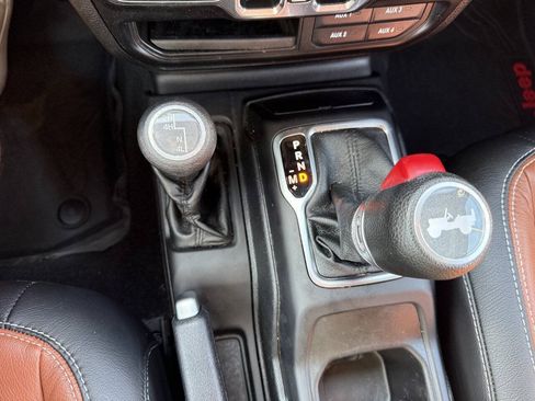 Used 2021 Jeep Wrangler Unlimited Sport AWD/4WD image 21