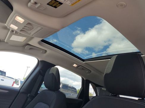 New 2025 Ford Escape Active w/ Active Premium Tech Pack image 9