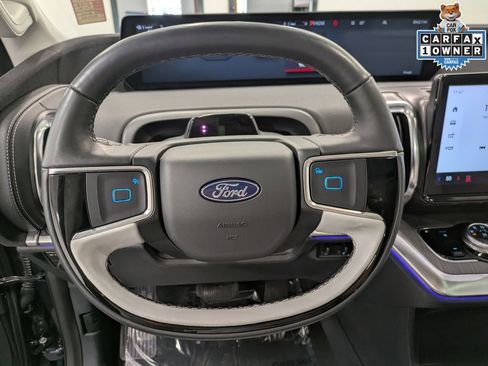 Used 2025 Ford Expedition Platinum w/ Platinum Ultimate Package image 18