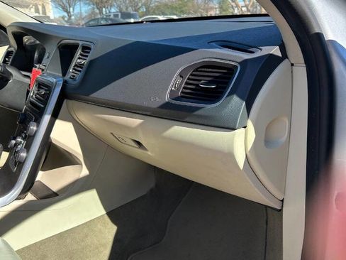 Used 2013 Volvo S60 T5 image 40