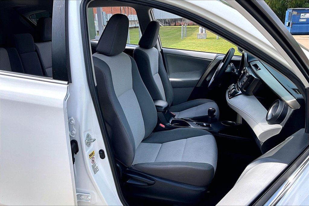Used 2013 Toyota RAV4 LE FWD image 10