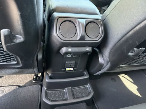 Certified 2025 Jeep Wrangler Unlimited Rubicon 4xe AWD/4WD image 13
