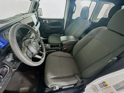 Used 2024 Jeep Wrangler Unlimited w/ Convenience Group AWD/4WD image 13