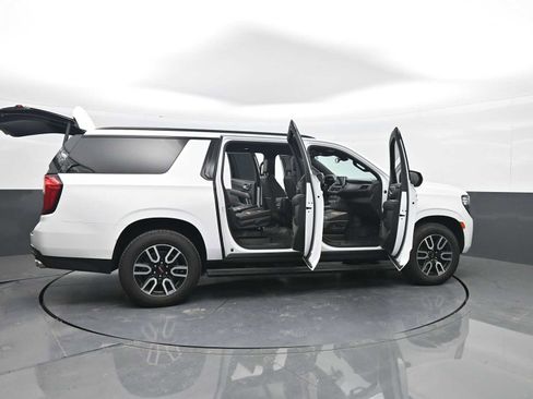 Used 2022 GMC Yukon XL AT4 AWD/4WD image 49