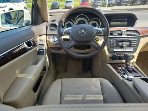Used 2014 Mercedes-Benz C 300 4MATIC Sedan image 19
