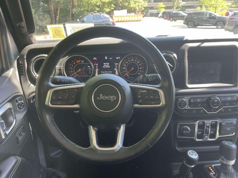 Used 2021 Jeep Wrangler Unlimited Sahara AWD/4WD image 13