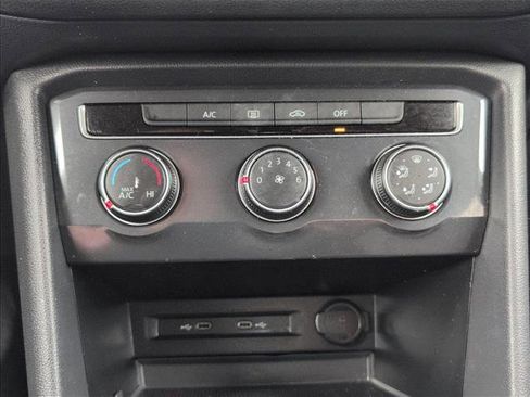 Used 2020 Volkswagen Tiguan S image 21