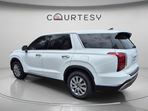 Certified 2023 Hyundai Palisade SE AWD/4WD image 3