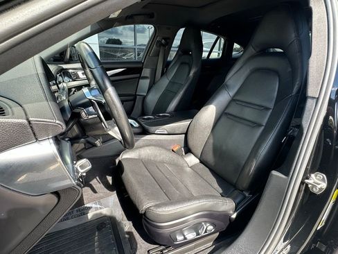 Used 2019 Porsche Panamera image 21