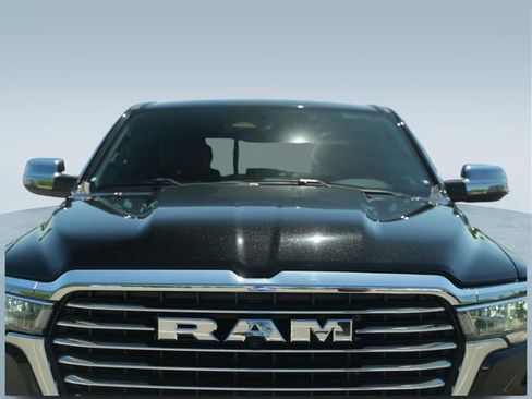 Used 2025 RAM 1500 Laramie AWD/4WD image 37