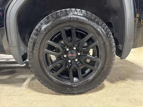 Used 2023 GMC Sierra 1500 Elevation w/ X31 Off-Road Package AWD/4WD image 10