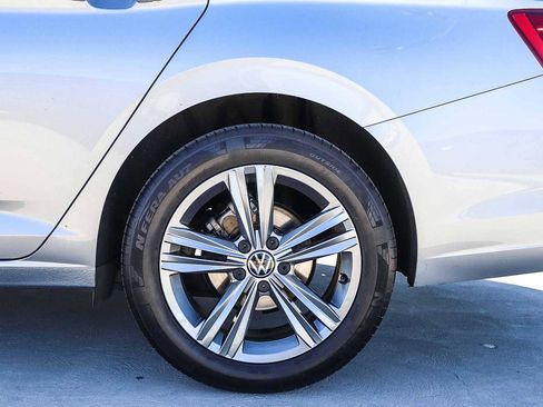 Certified 2022 Volkswagen Jetta SE image 10