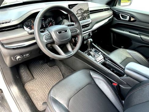 Used 2026 Jeep Compass Trailhawk AWD/4WD image 13