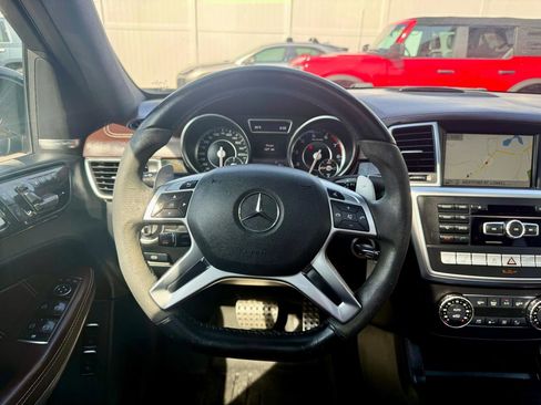 Used 2016 Mercedes-Benz GL 63 AMG 4MATIC image 35