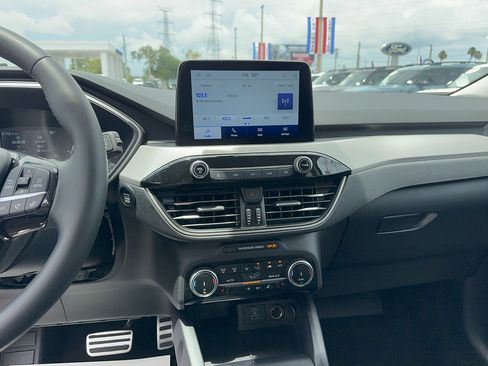 Certified 2022 Ford Escape SEL AWD/4WD image 23