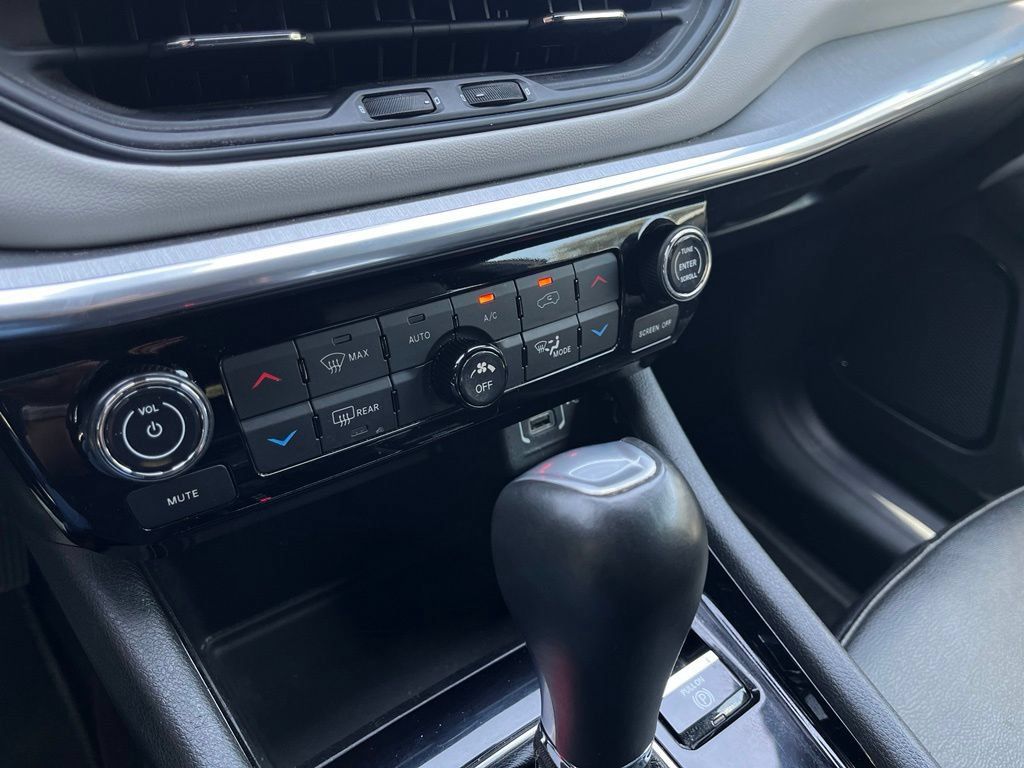 Used 2024 Jeep Compass Limited AWD/4WD image 21