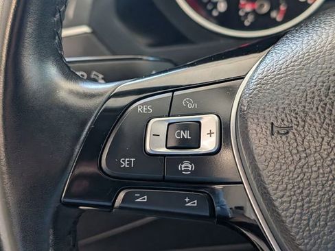 Used 2019 Volkswagen Tiguan SE image 24