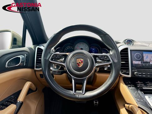 Used 2018 Porsche Cayenne S w/ Premium Package Plus AWD/4WD image 31