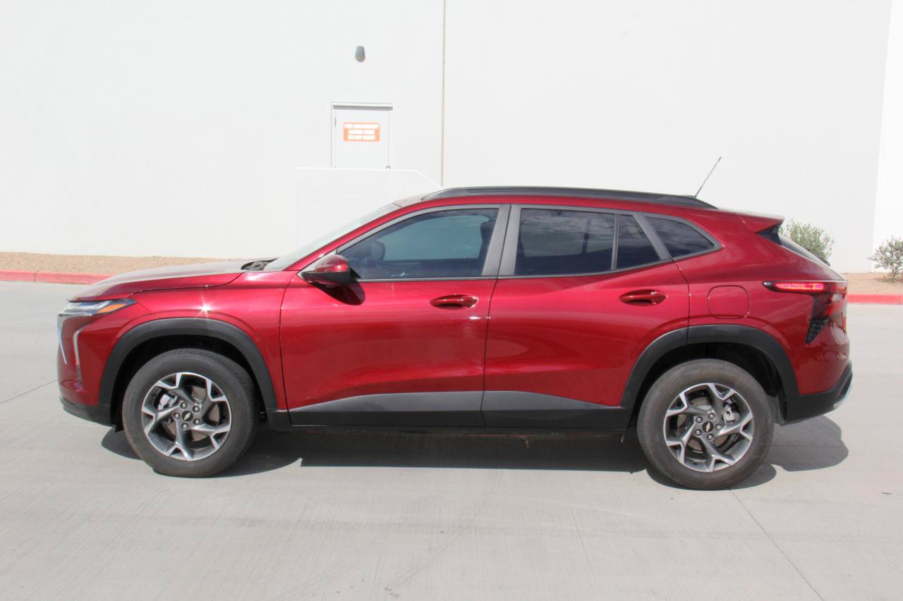 Used 2025 Chevrolet Trax LT w/ LT Convenience Package FWD image 8