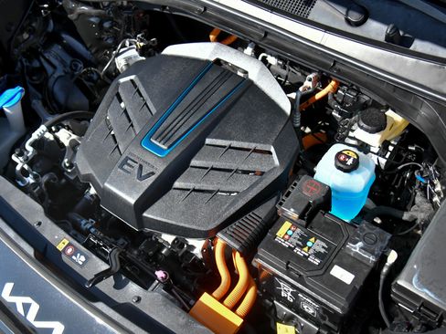 Used 2022 Kia Niro EX FWD image 45