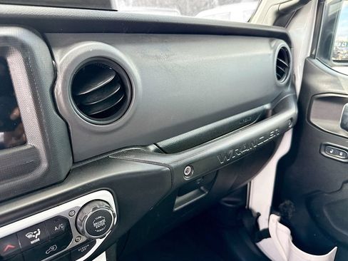 Used 2022 Jeep Wrangler Unlimited Sport AWD/4WD image 18