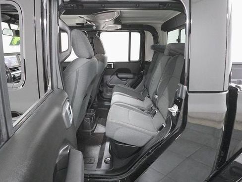 Used 2024 Jeep Gladiator Sport image 23