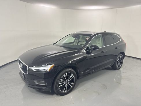 Used 2019 Volvo XC60 T6 Momentum w/ Multimedia Package AWD/4WD image 32