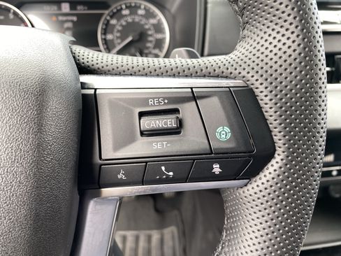 Used 2024 Mitsubishi Outlander SE Black Edition AWD/4WD image 29