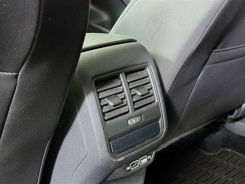 Used 2022 Volkswagen Passat 2.0T R-Line image 29