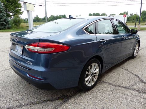 Used 2019 Ford Fusion SEL FWD image 12