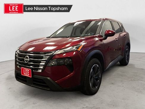 Used 2025 Nissan Rogue SV AWD/4WD image 1