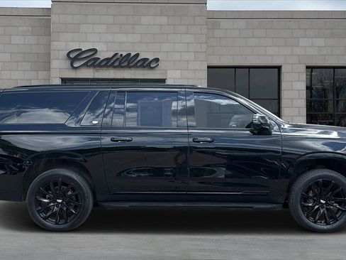 Used 2023 Cadillac Escalade ESV Sport w/ LPO, ONYX Package AWD/4WD image 2