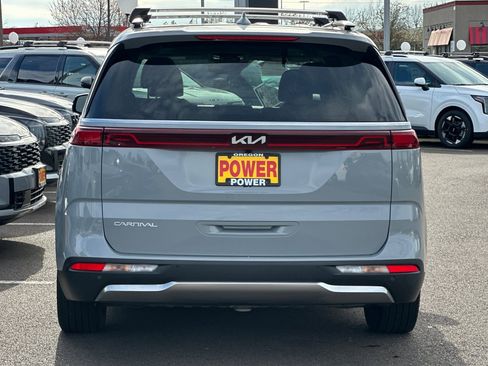 Used 2023 Kia Carnival SX Prestige image 5