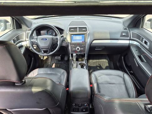 Used 2018 Ford Explorer Sport w/ Equipment Group 401A AWD/4WD image 17