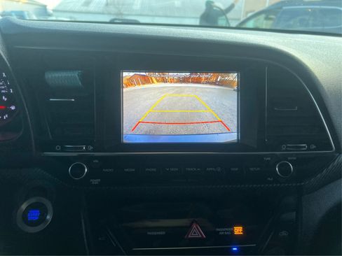 Used 2017 Hyundai Elantra Sport image 29