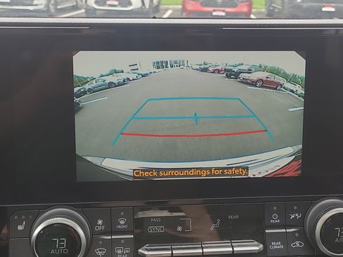 Used 2023 Toyota Highlander XSE FWD image 27