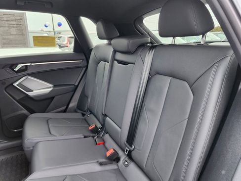 Certified 2025 Audi Q3 2.0T Premium w/ Convenience Package image 11