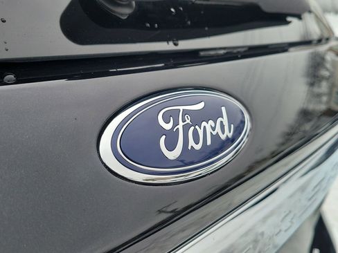 Used 2023 Ford Explorer XLT image 6