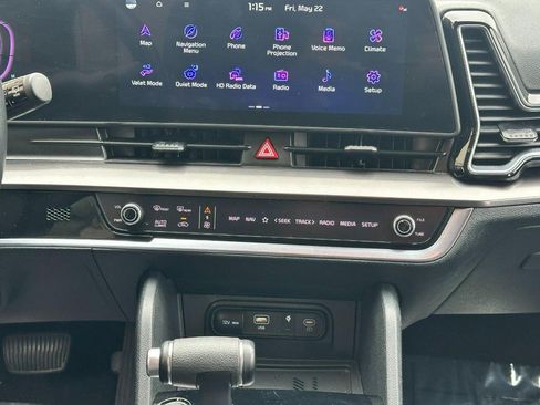Used 2025 Kia Sportage EX FWD image 17